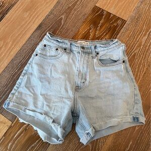 Abercrombie and fitch dad short high rise light wash size 2